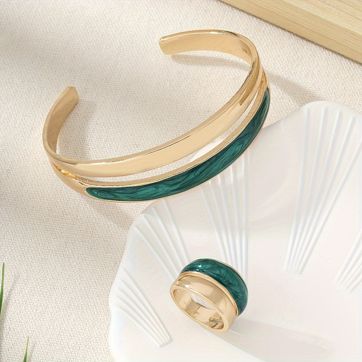 2 Pc Ring +Bracelet Set With Colorful Enamel Design