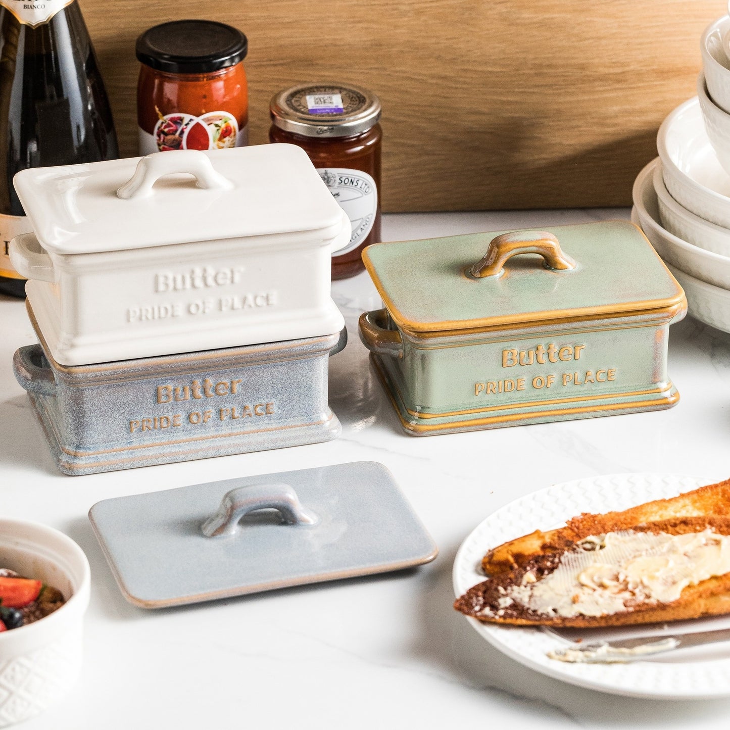 Chic French Farmhouse Ceramic Butter Dish with Lid - Airtight Storage for Fresh Butter, Polished Finish, Kitchen Decor
