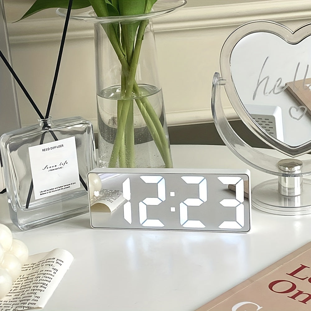 1pc USB Powered LED Digital Alarm Clock with Night Light, Snooze Function, Desktop Table Clock for Bedroom, Dorm, Office, Home Decor