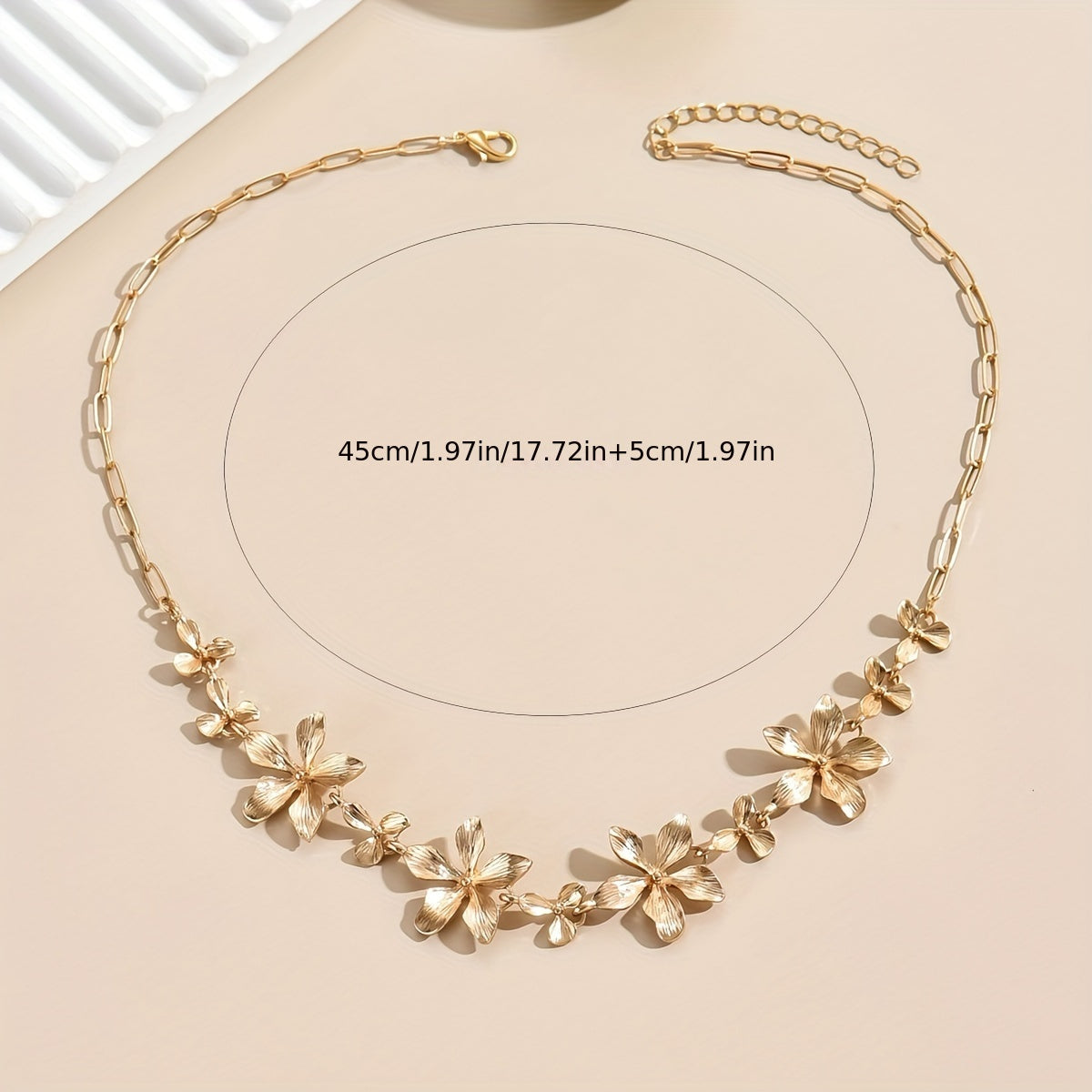Women's Elegant Floral Necklace