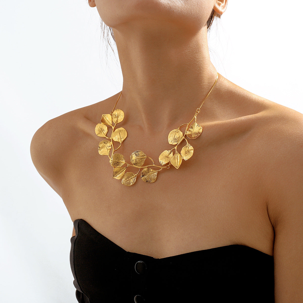 Women's Unique and Elegant Leaf Necklace