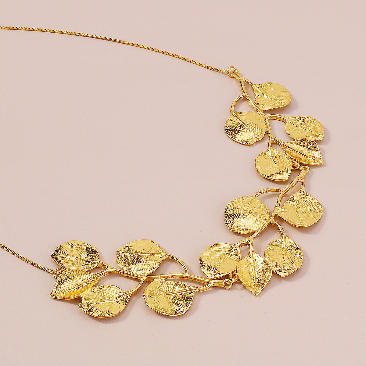 Women's Unique and Elegant Leaf Necklace