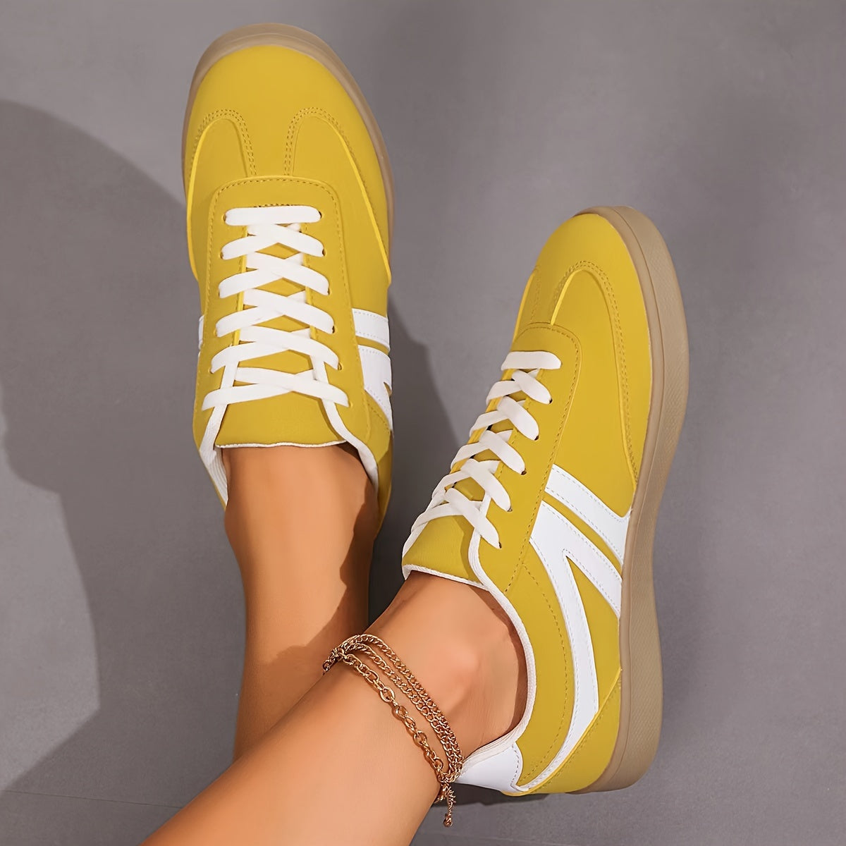 Stylish Comfort Walkers - Soft, Breathable, Lace-Up Platform Sneakers for Women with Low-Top Design, Cushioned Insoles, and Slip-Resistant Soles for Daily Commute, Leisure, and Travel