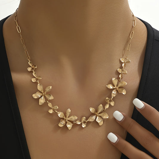 Women's Elegant Floral Necklace